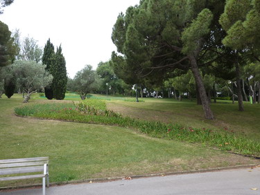 Jardines de Mossèn Cinto Verdaguer en familia