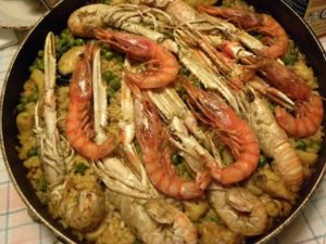 paella casera de pescado