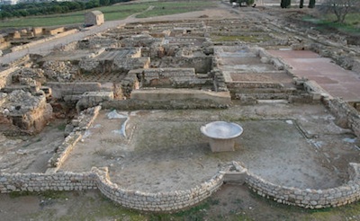 empuries con niños