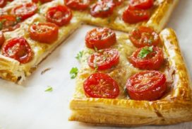 TARTA DE QUESOS Y TOMATES CHERRY