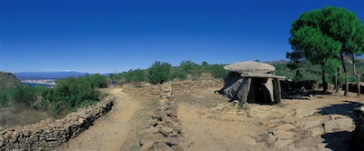 dolmenes y menhires