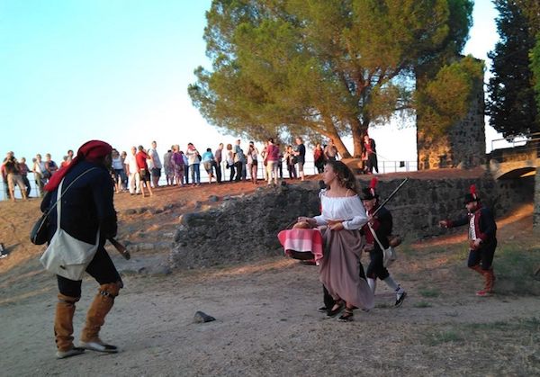 Visita teatralizada al castillo de Hostalric