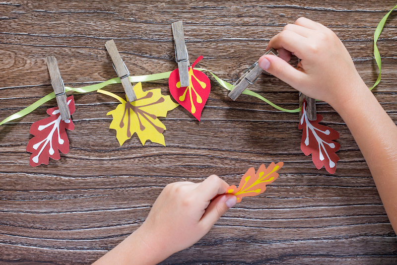 Dominó casero para niños. Manualidades hecha con cartulina