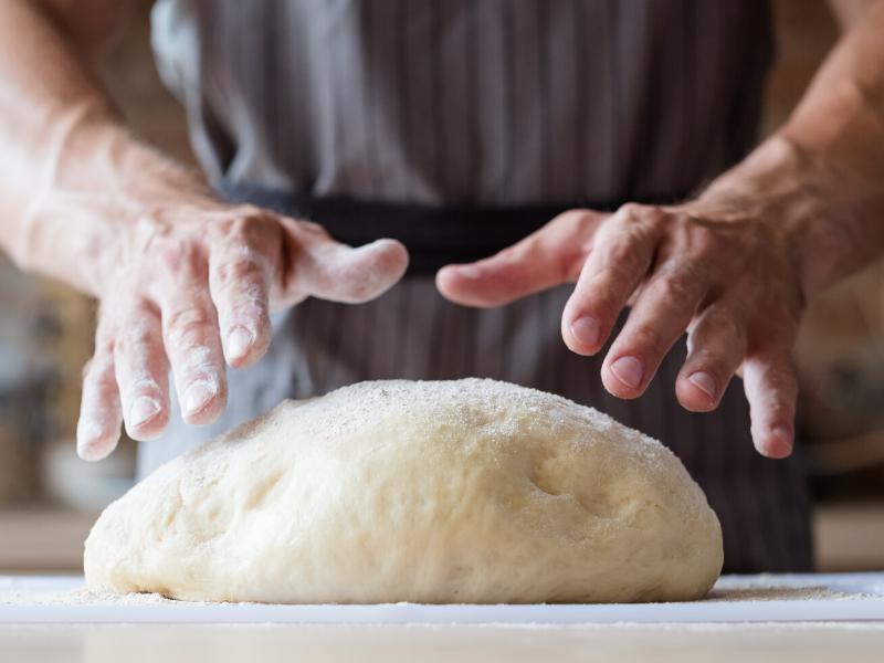 hacer la masa de la pizza