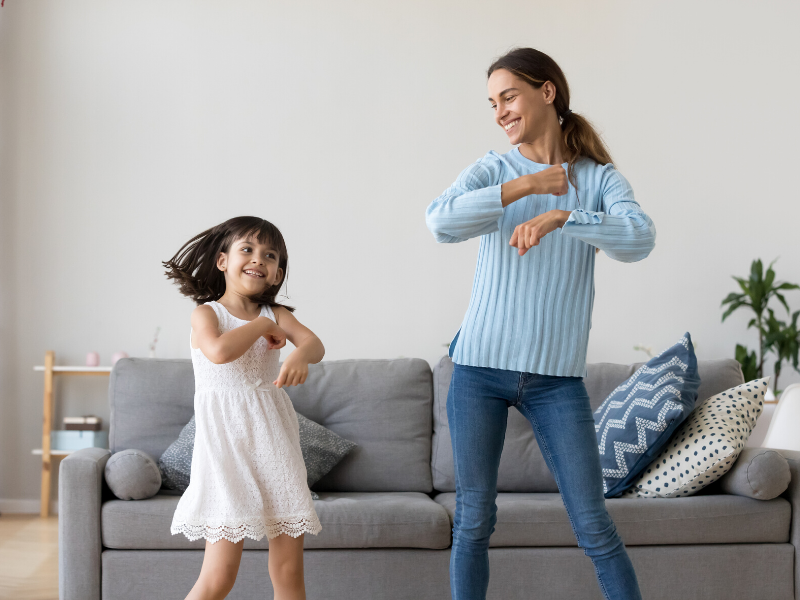 ejercicio en casa en familia