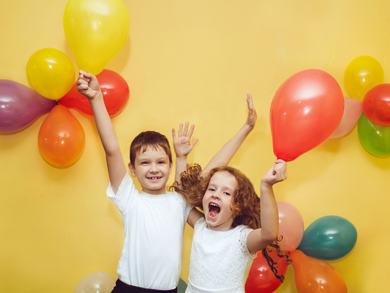 IDEAS CON GLOBOS PARA HACER CON NIÑOS Y NIÑAS - Sortir nens