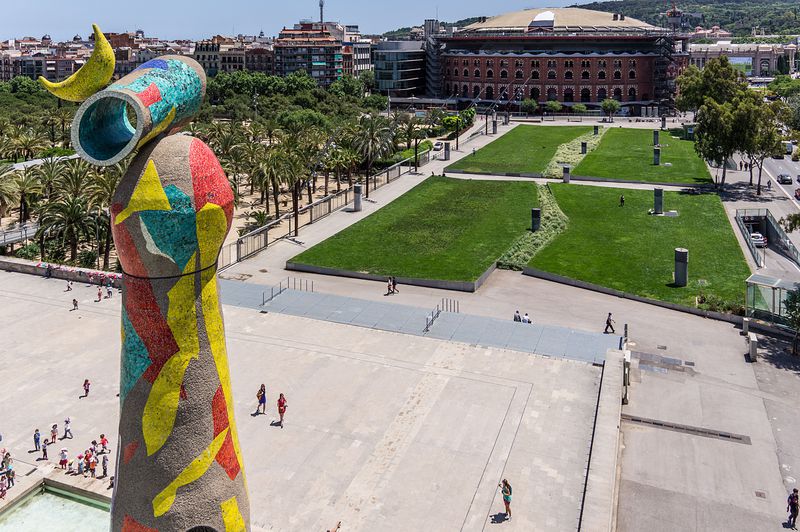 Escultures curioses a Barcelona