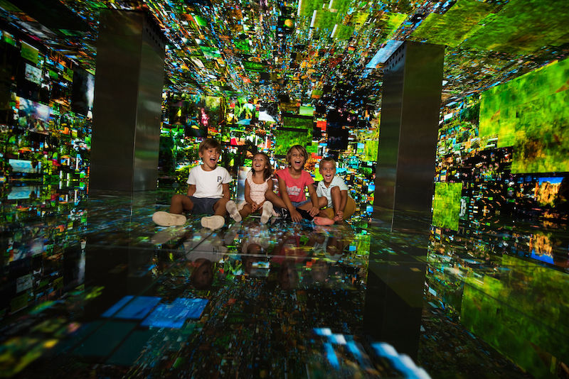 VISITA FAMILIAR AMB REALITAT VIRTUAL A LA CASA BATLLÓ