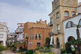 Roc de Sant Gaietà con niños y niñas