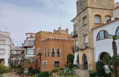 Roc de Sant Gaietà con niños y niñas